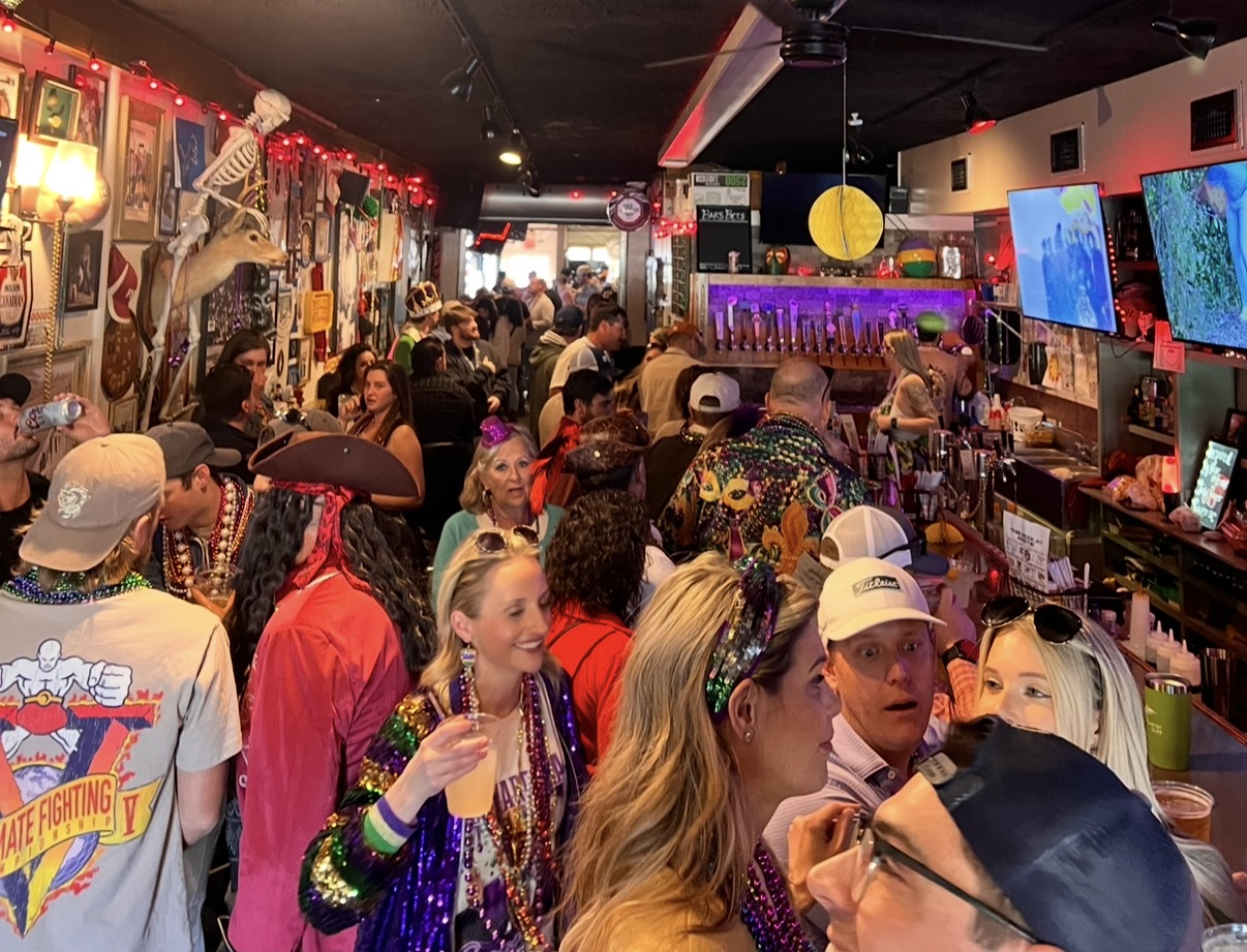 awesome vibes, cold beers and amazing food